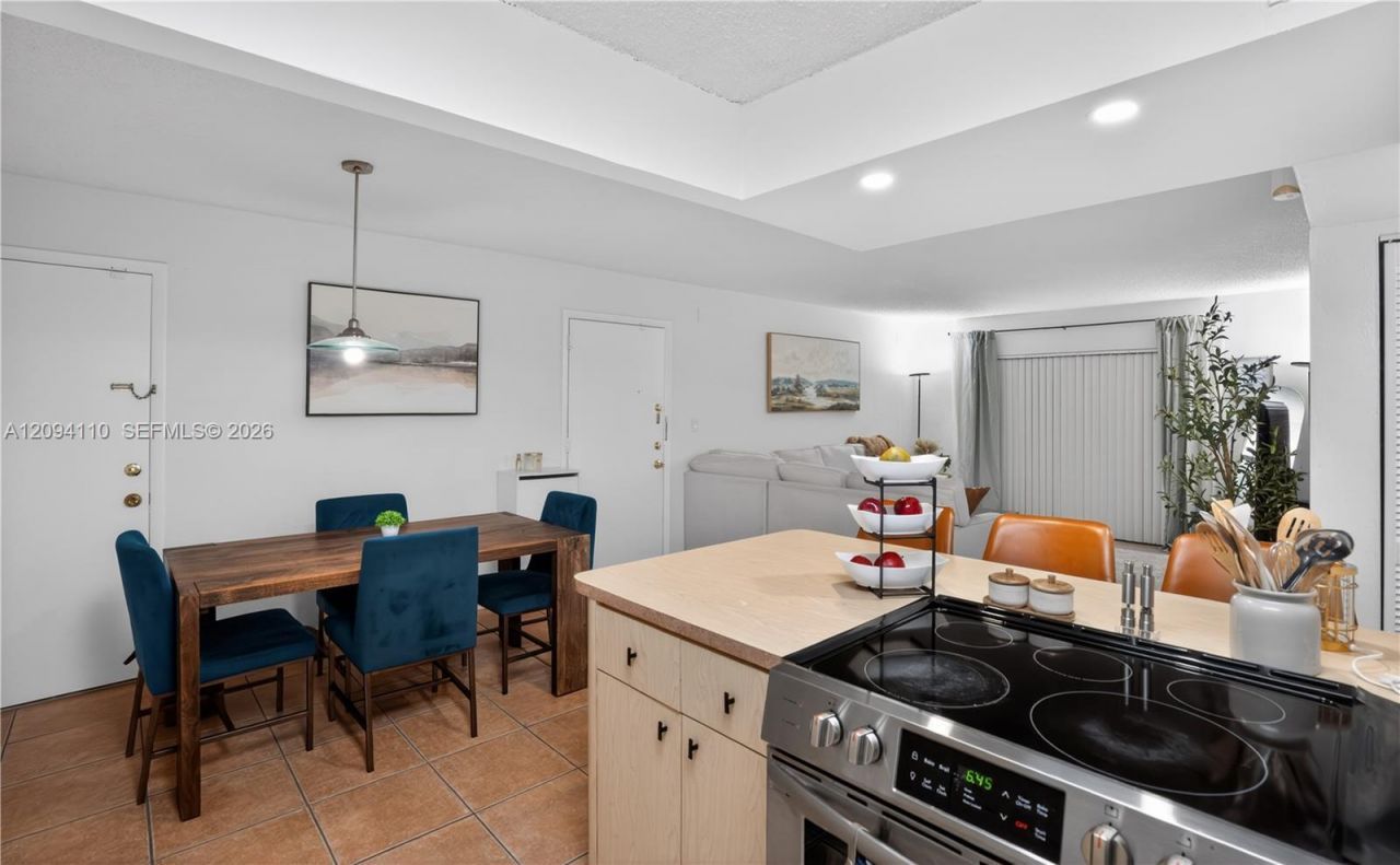 7221 Miami Lakes Dr, Unit A21, Miami Lakes, FL 33014 Photo
