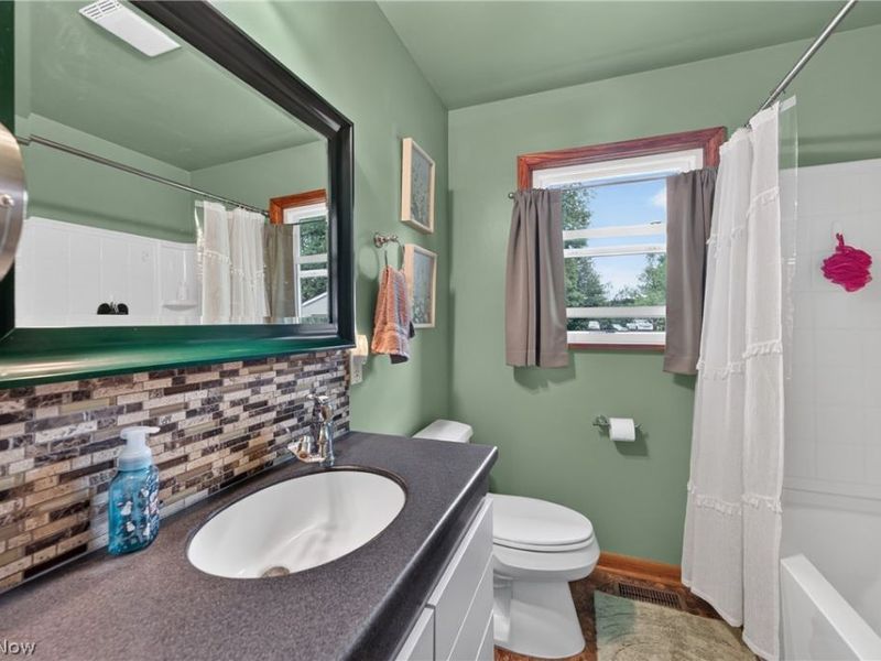 1246 Applegrove Street NE, Canton, OH 44721 Photo 12
