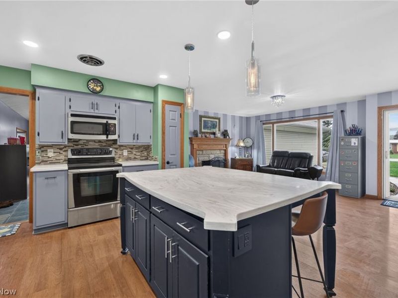 1246 Applegrove Street NE, Canton, OH 44721 Photo 2