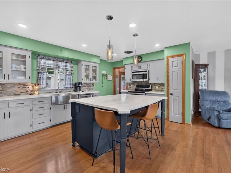 1246 Applegrove Street NE, Canton, OH 44721 Photo 3