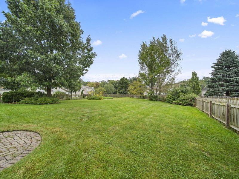 7490 Bunker Ridge Court, Blacklick, OH 43004 Photo 4