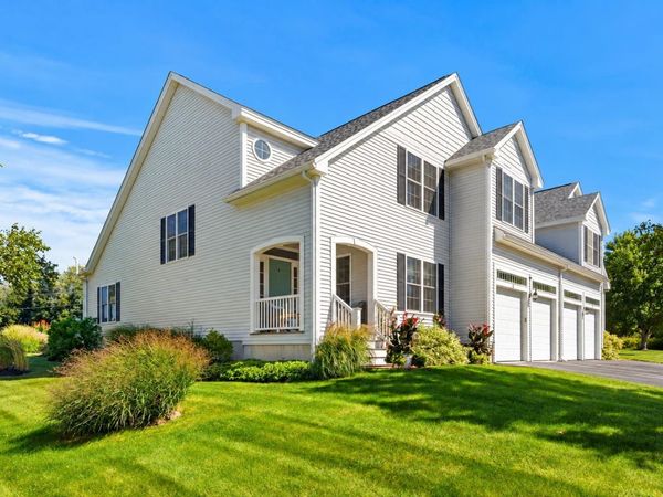 5 Blossom Lane, Unit 44, Stratham, NH 03885