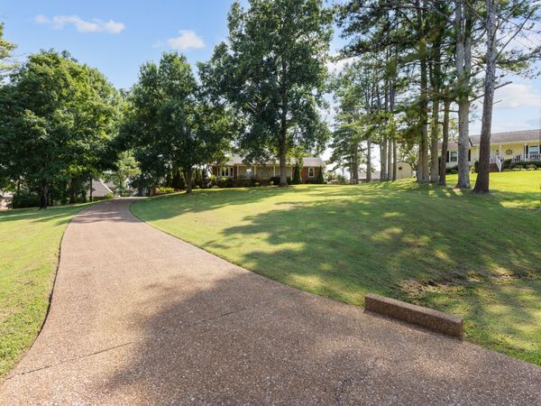 1010 Hearthside Ct S, Hendersonville, TN 37075