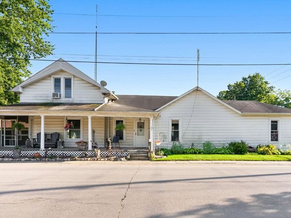 103 W Wayne Street, Pierceton, IN 46562