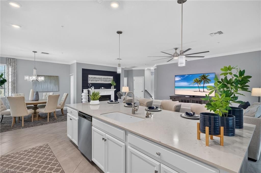 12015 Hawthorn Lake Dr, Unit 202, Fort Myers, FL 33913 Photo