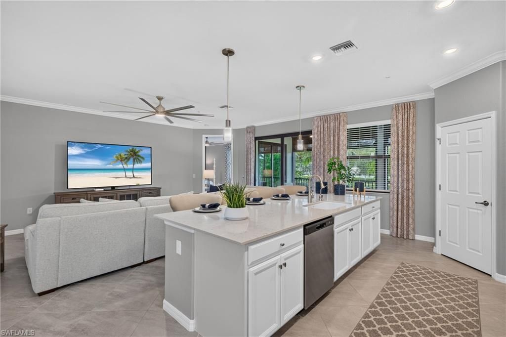 12015 Hawthorn Lake Dr, Unit 202, Fort Myers, FL 33913 Photo