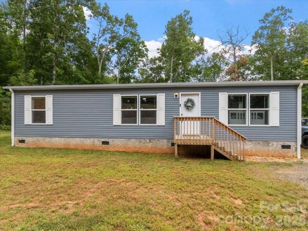 472 Laurel Heights Drive, Burnsville, NC 28714