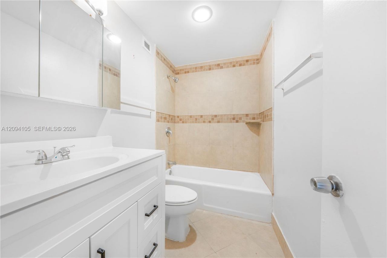 400 Kings Point Dr , Unit 1427, Sunny Isles Beach, FL 33160 Photo