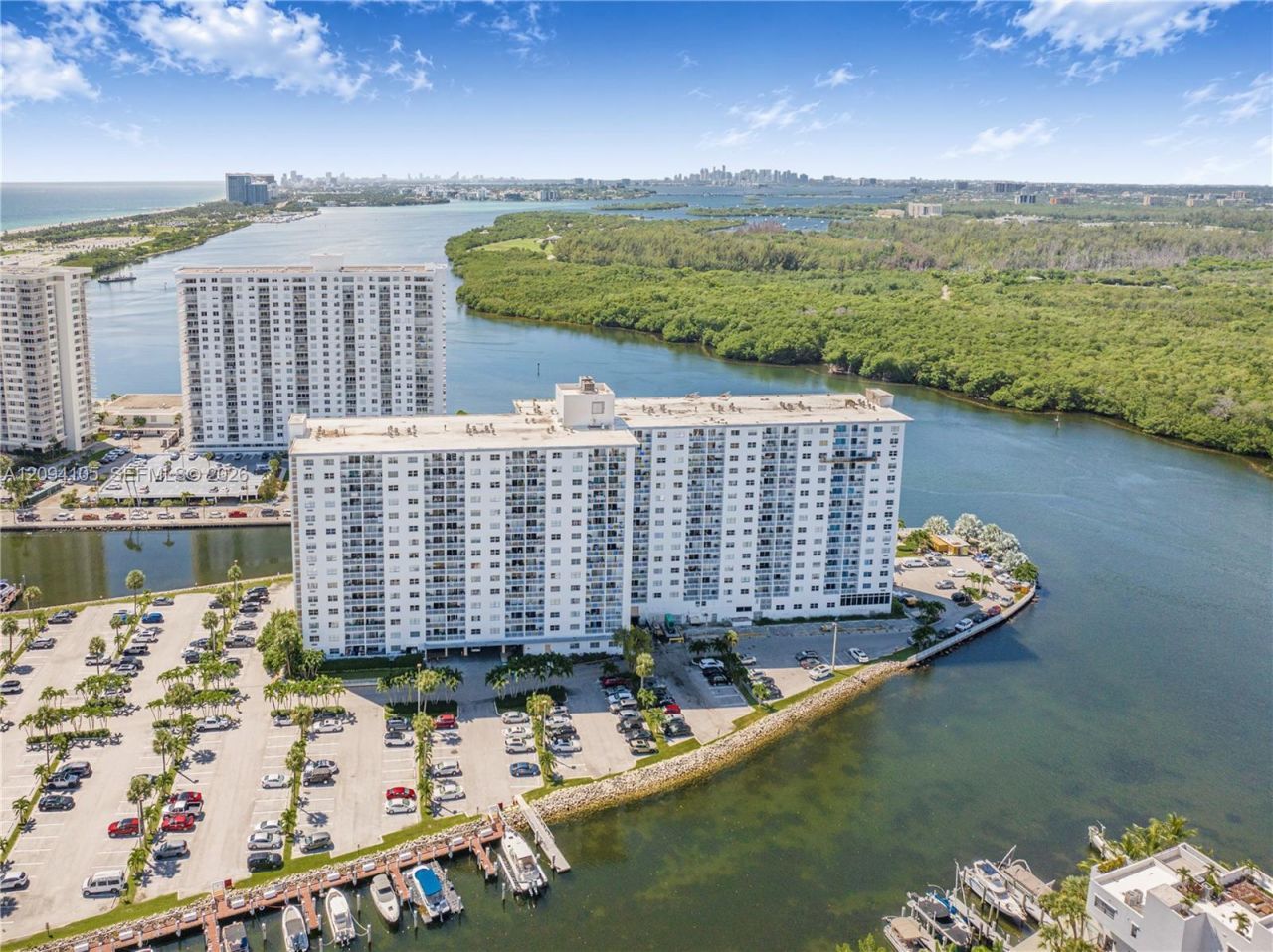 400 Kings Point Dr , Unit 1427, Sunny Isles Beach, FL 33160 Photo