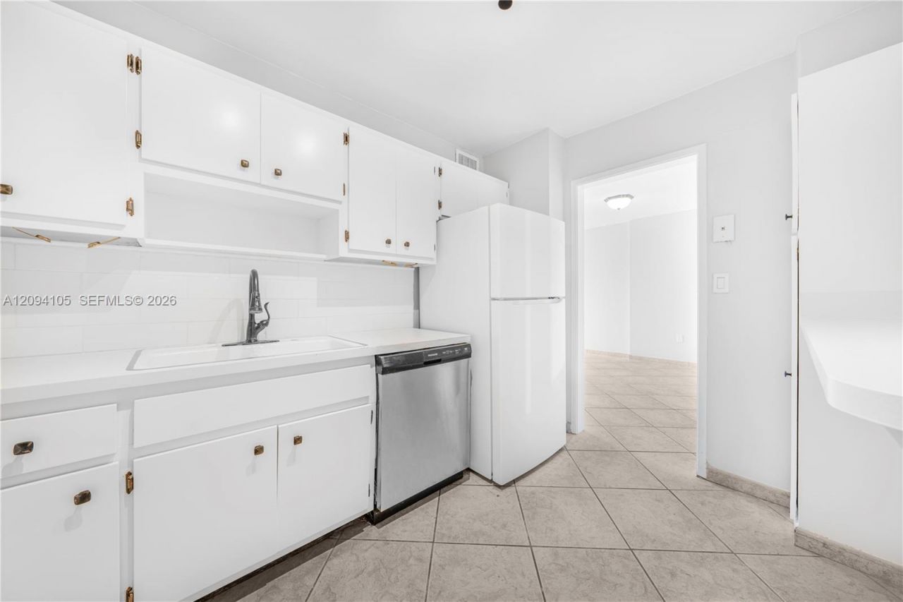 400 Kings Point Dr , Unit 1427, Sunny Isles Beach, FL 33160 Photo