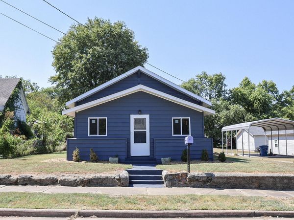 514 N Washington Street , Carterville, MO 64835