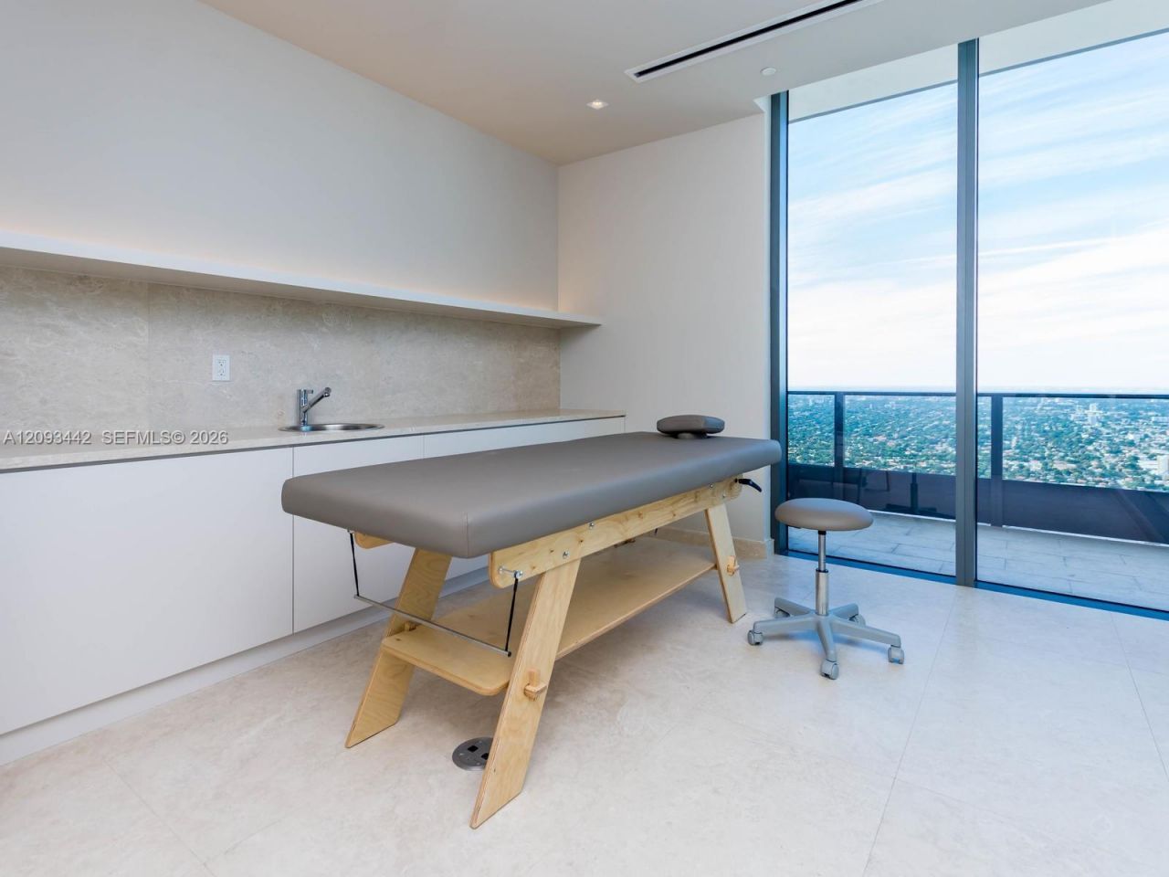 1000 Brickell Plz , Unit 4104, Miami, FL 33131 Photo