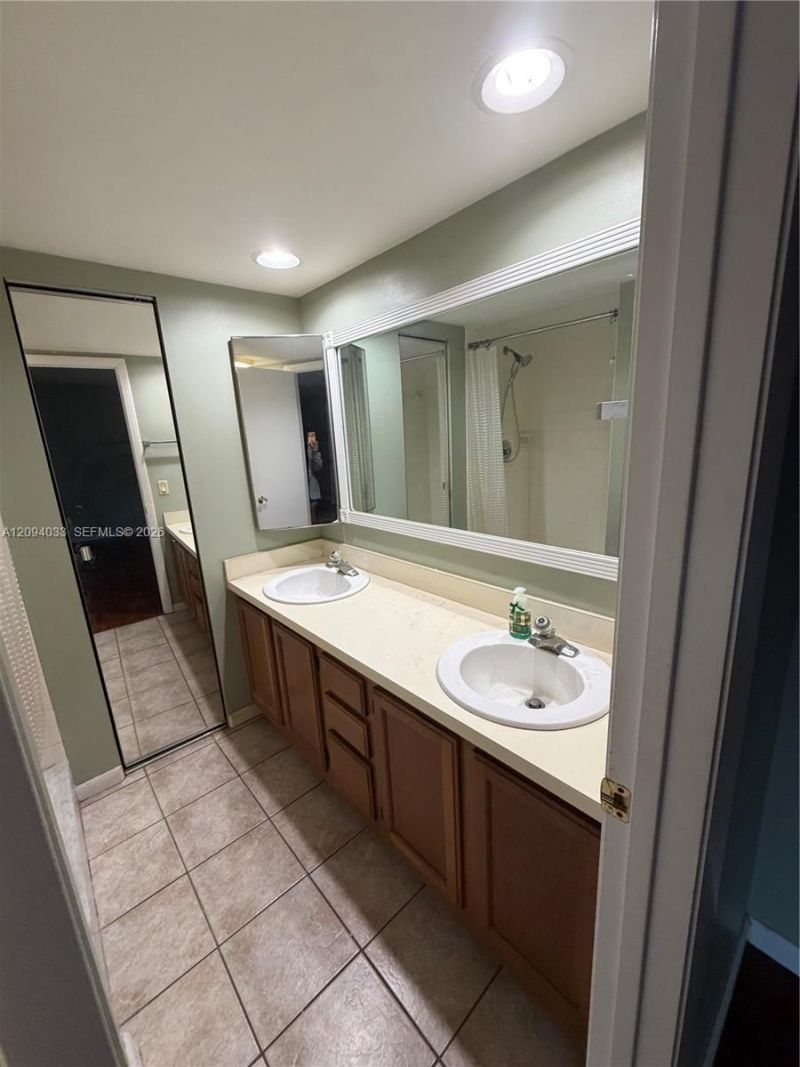 2564 Lakeview Ct , Cooper City, FL 33026 Photo