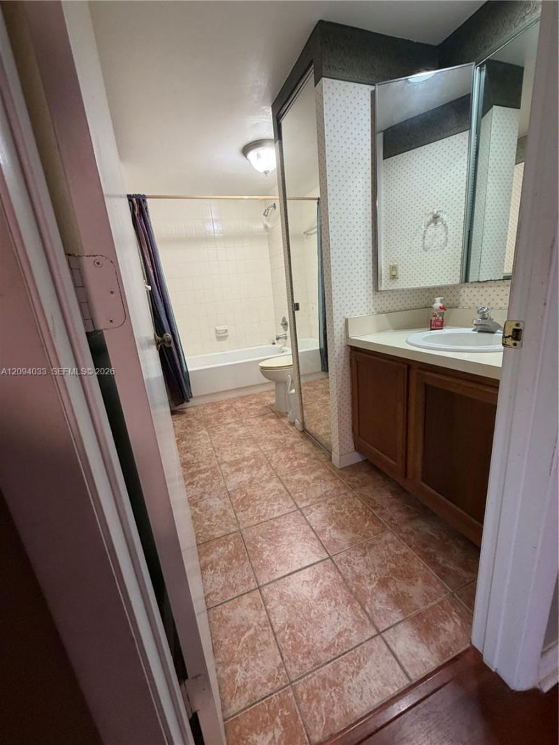 2564 Lakeview Ct , Cooper City, FL 33026 Photo