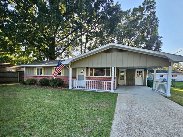 202 Robin Dr., Petal, MS 39465