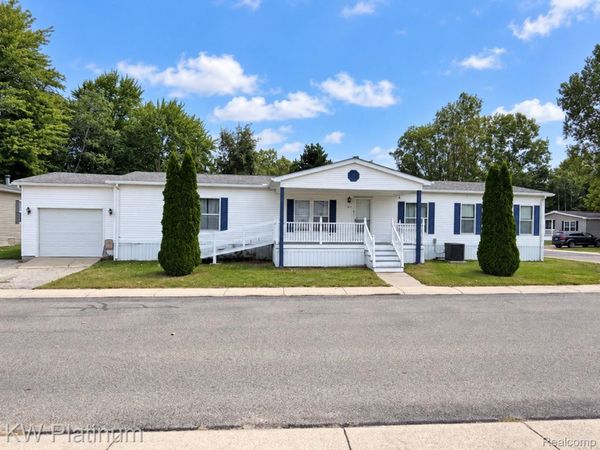 104 Deer Creek Drive , Fort Gratiot Township, Mi 48059