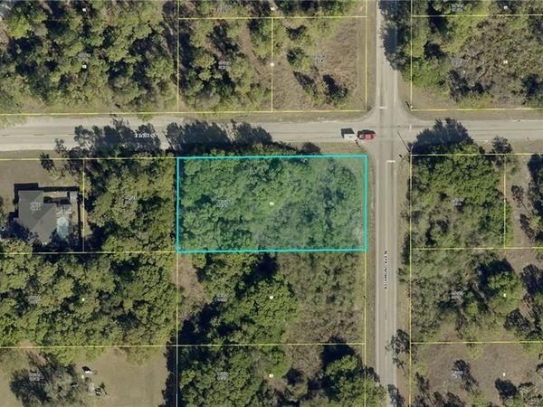 1323 Richmond AVE N, LEHIGH ACRES, FL 33972