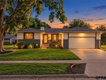 2827 Jane Lane, Lincoln, NE 68516
