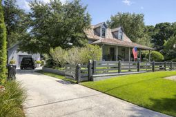 734 Pitt Street photo 4