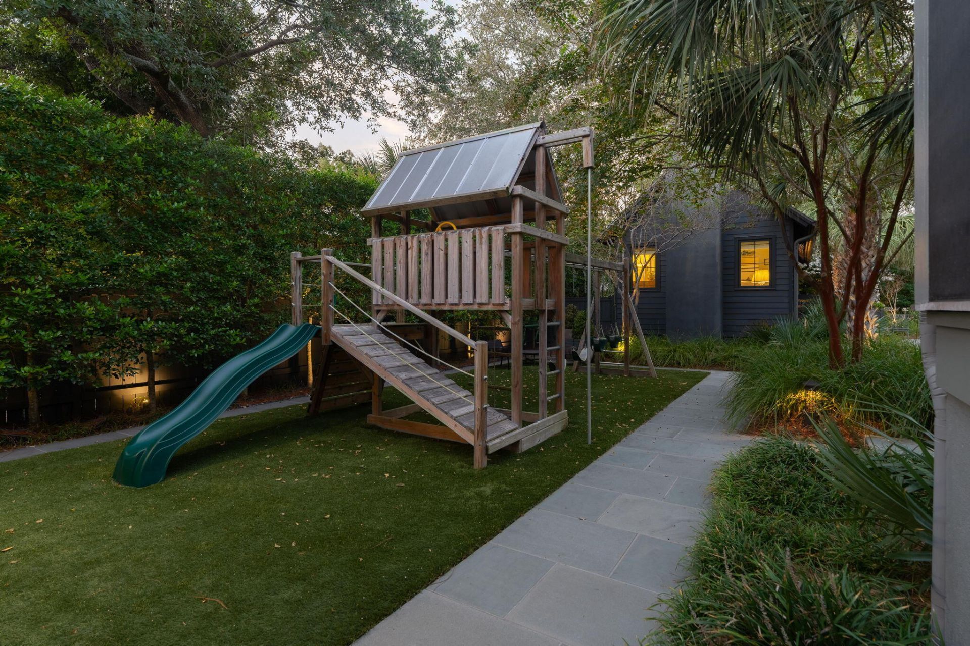 734 Pitt Street Photo 53