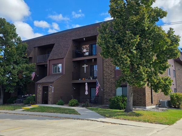 215 3rd Avenue NE, Valley City, ND 58072