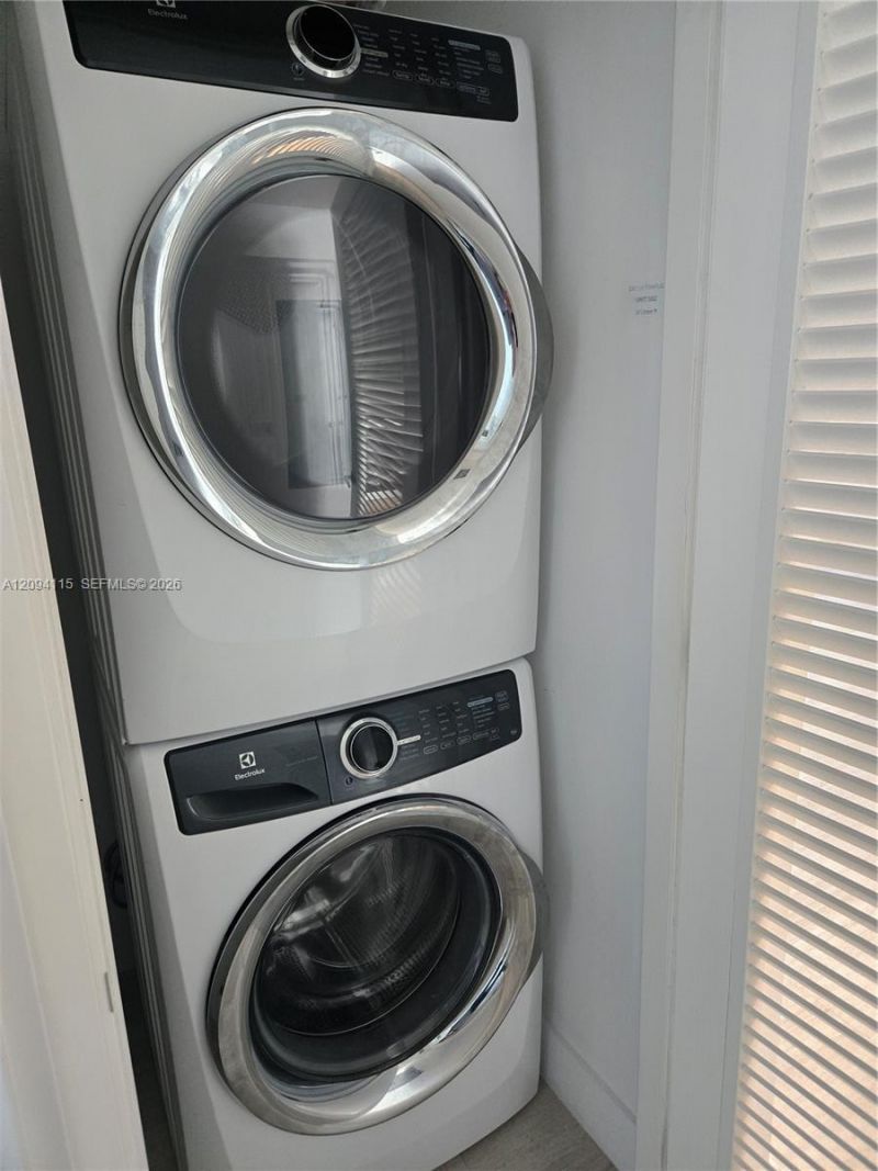 1451 Brickell Ave , Unit 1002, Miami, FL 33131 Photo