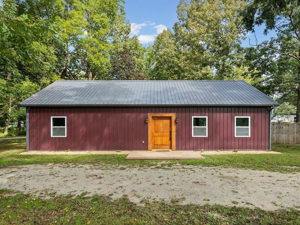 6035 N Hodges Drive, Monticello, IN 47960