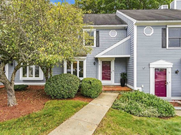 33 Meadowview Circle, Nashua, NH 03062