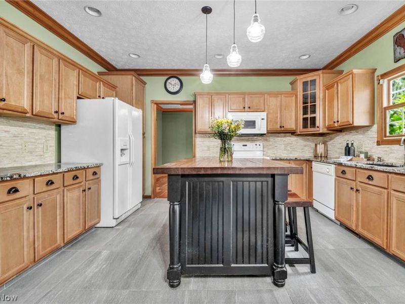 1413 Ashford Glen Lane, Sagamore Hills, OH 44067 Photo 8