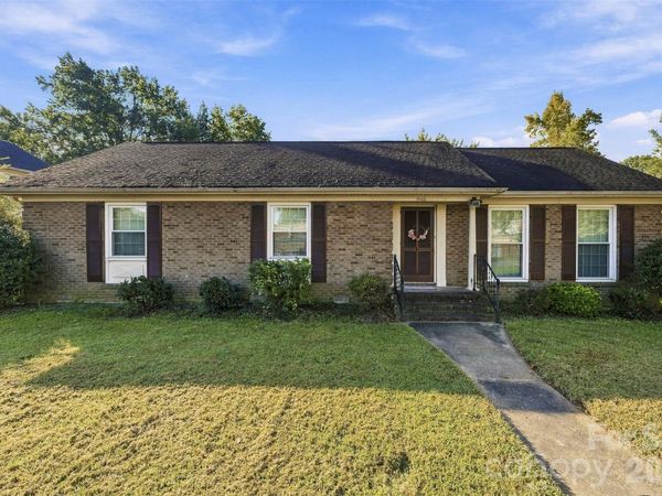 9100 Sandburg Avenue , Charlotte, NC 28213