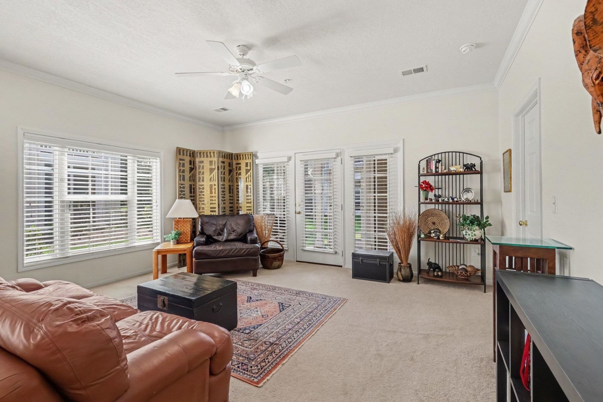 327 Black Oak Ln. Photo 7