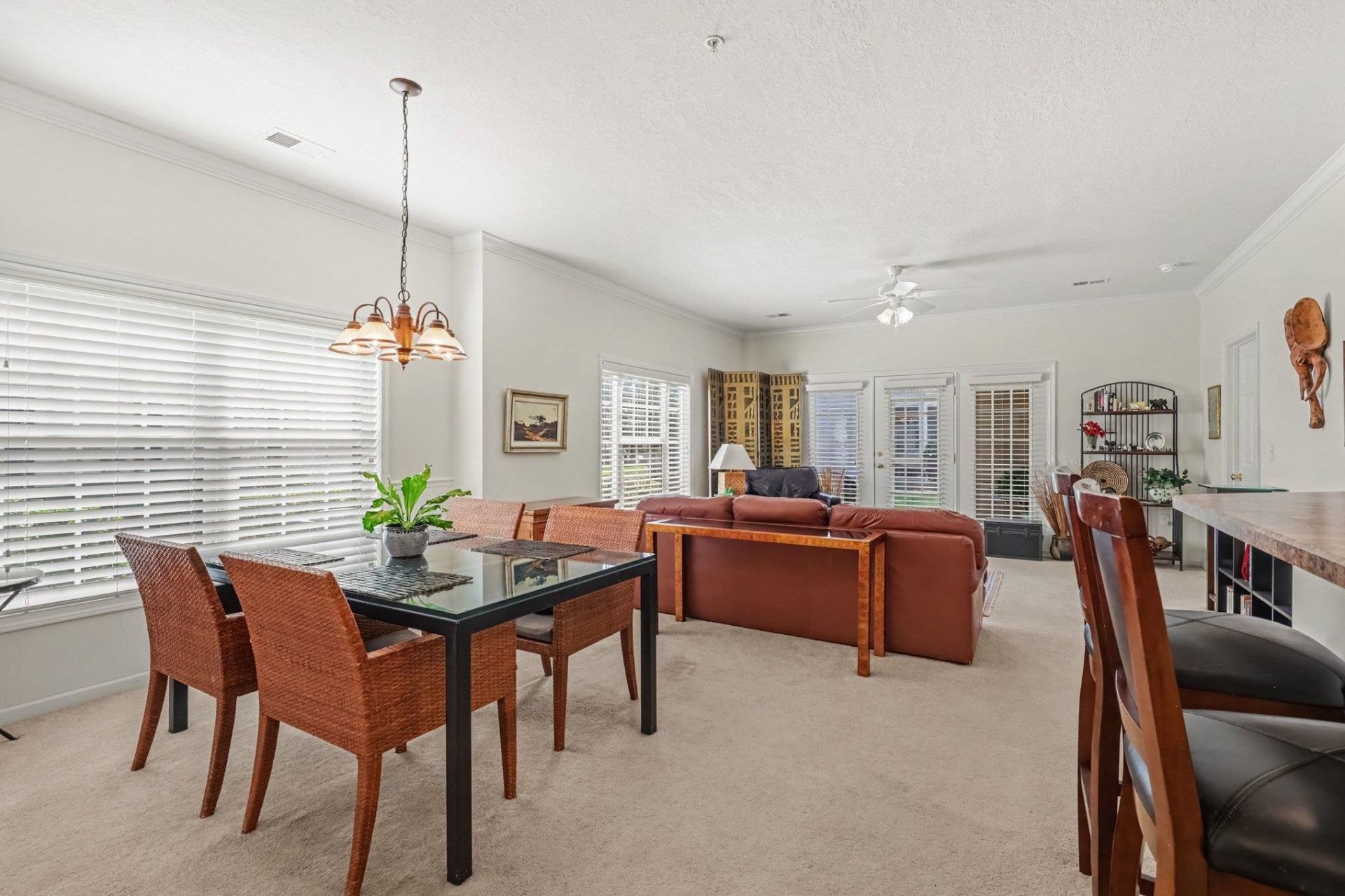 327 Black Oak Ln. Photo 9
