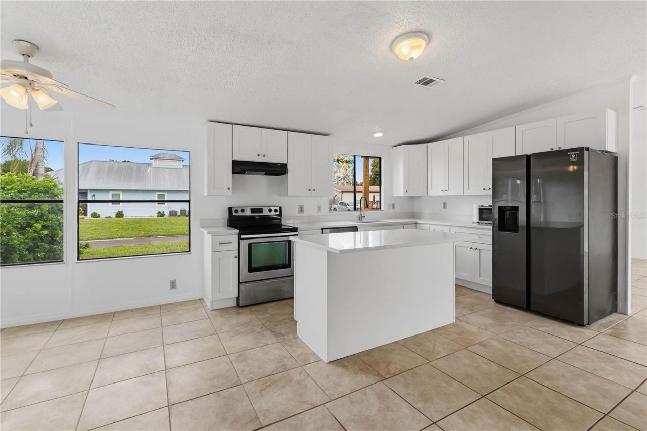 417 Lagoon Court , Kenansville, FL 34739 Photo
