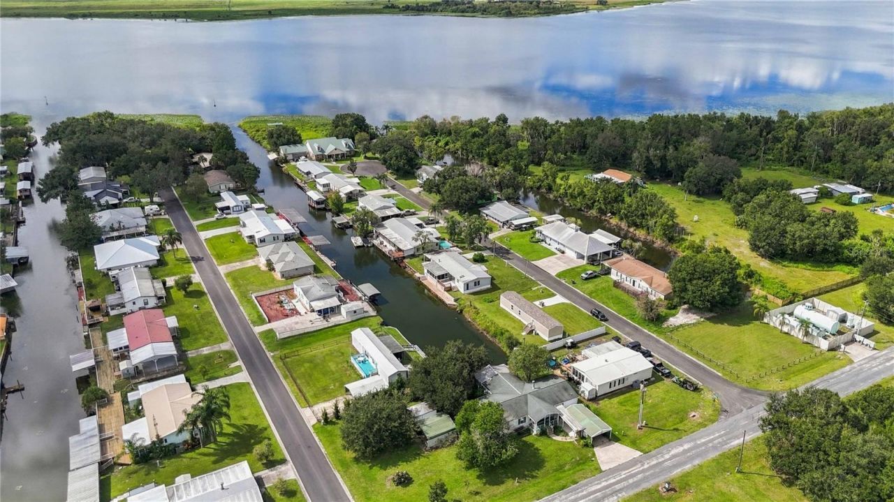 417 Lagoon Court , Kenansville, FL 34739 Photo