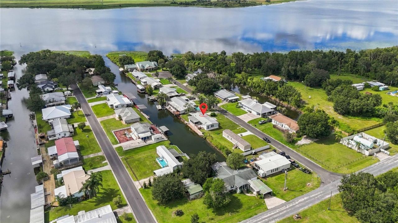 417 Lagoon Court , Kenansville, FL 34739 Photo