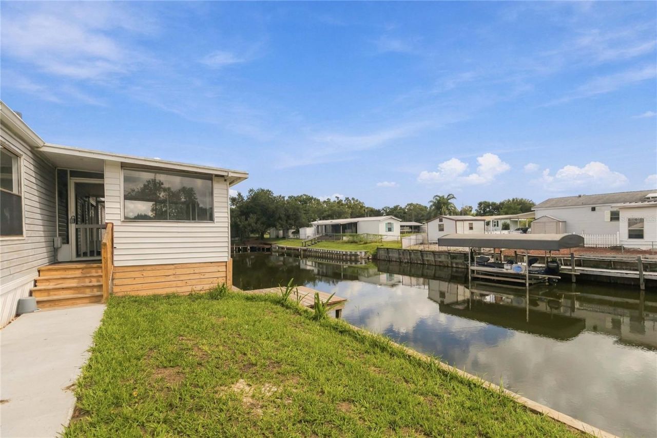 417 Lagoon Court , Kenansville, FL 34739 Photo