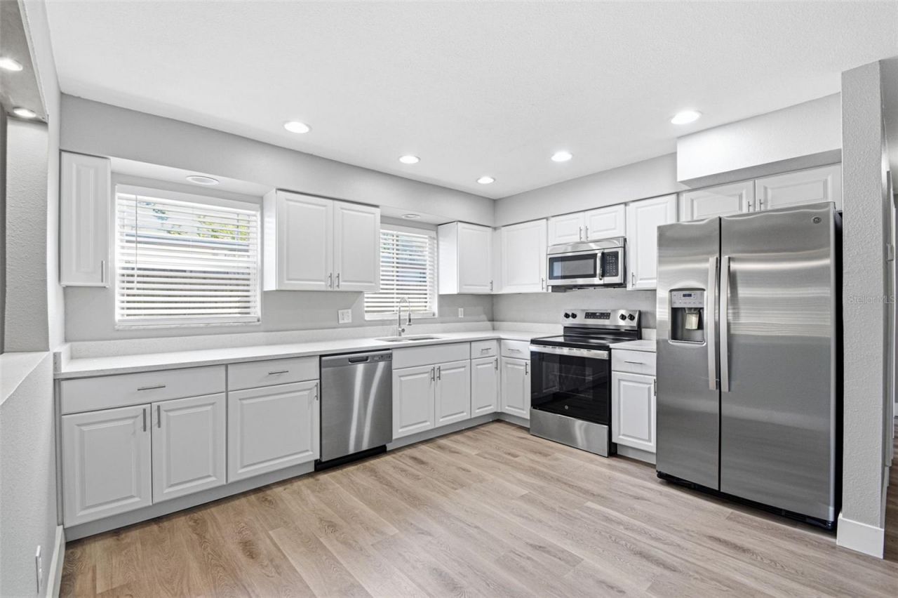 310 93rd Avenue N, Saint Petersburg, FL 33702 Photo