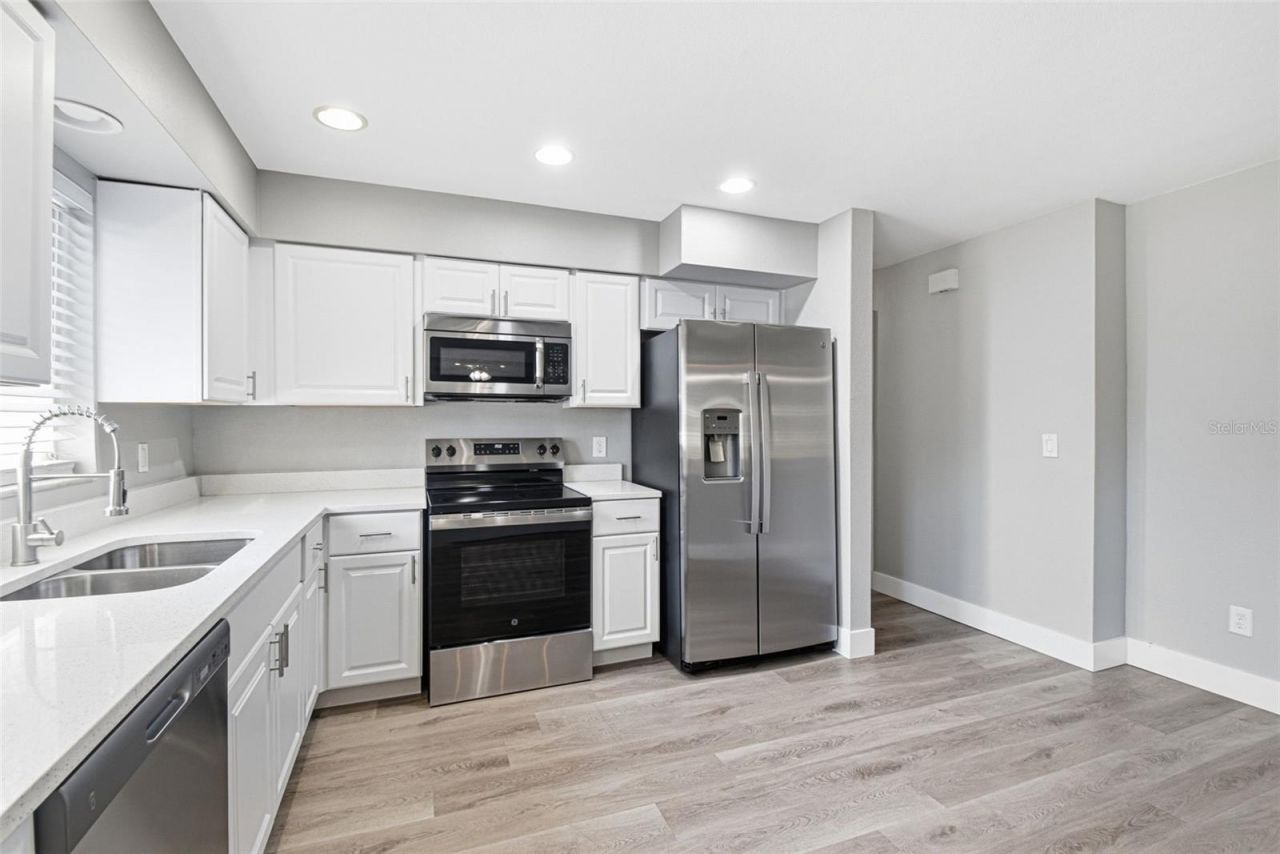 310 93rd Avenue N, Saint Petersburg, FL 33702 Photo