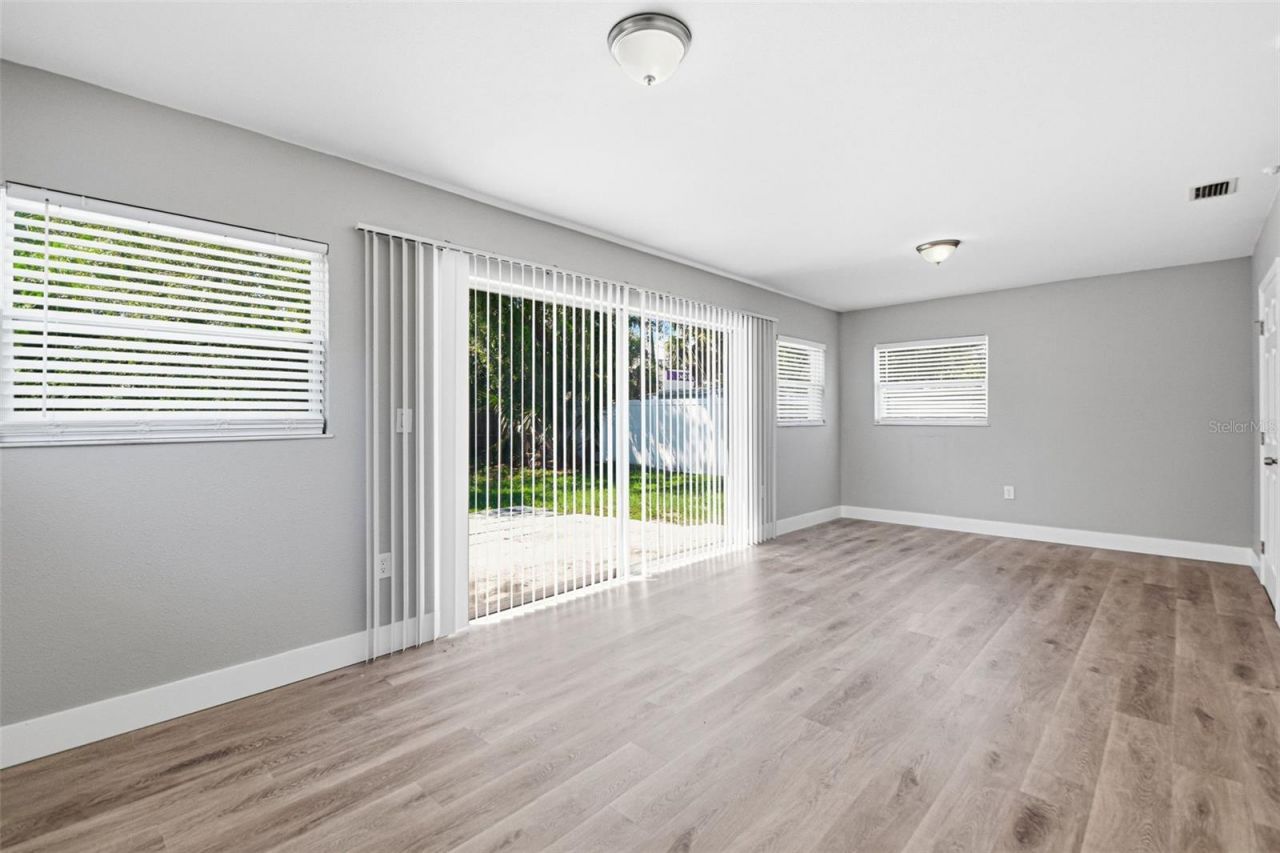 310 93rd Avenue N, Saint Petersburg, FL 33702 Photo