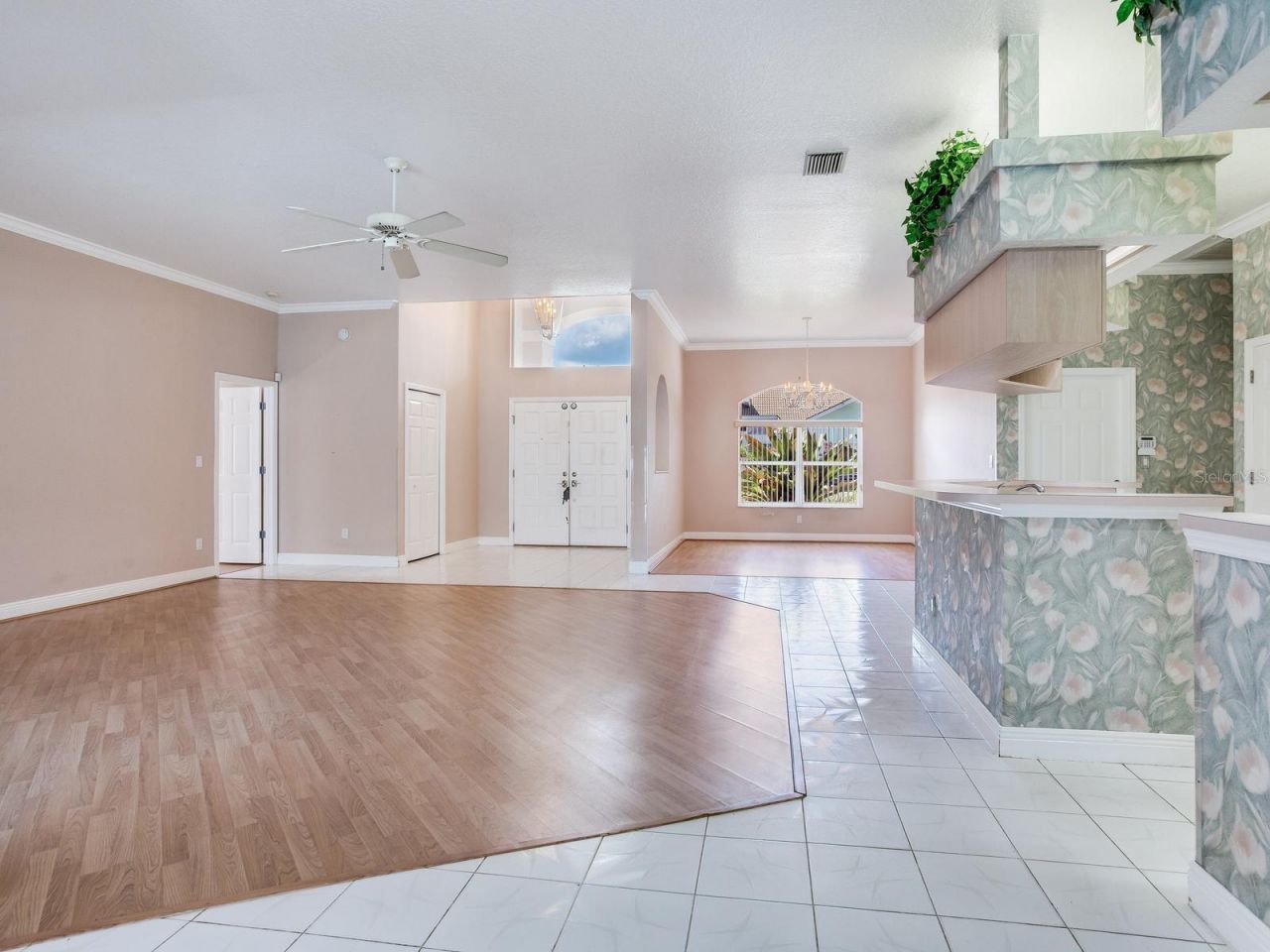 11581 Shelly Circle, Seminole, FL 33772 Photo