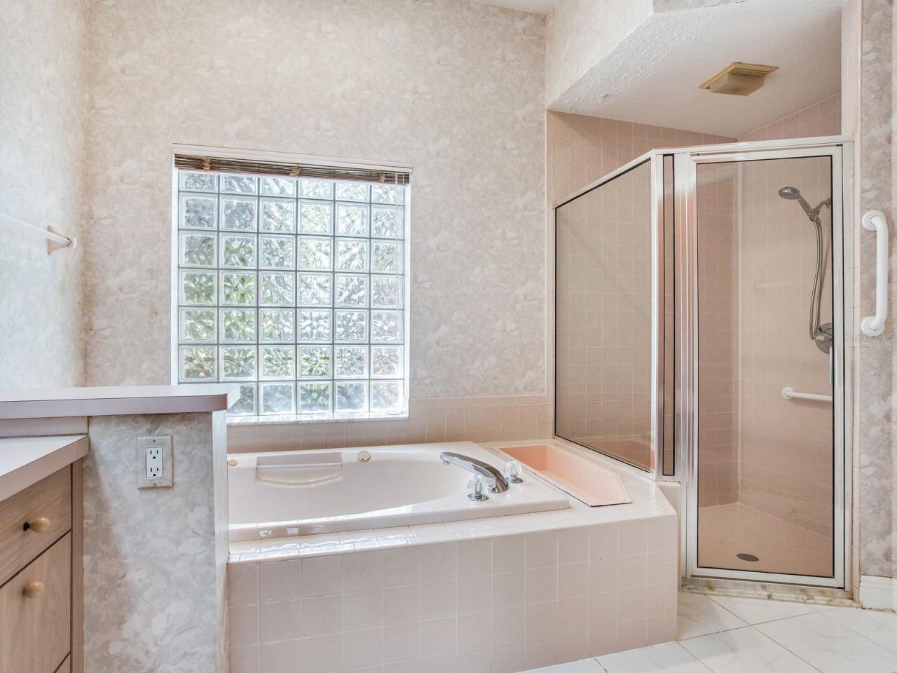 11581 Shelly Circle, Seminole, FL 33772 Photo