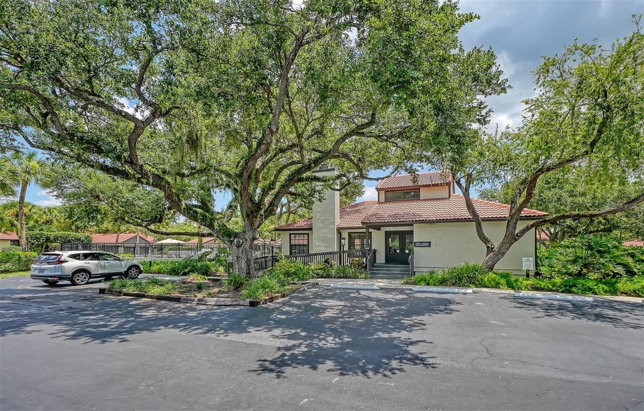 4372 Trails Drive , Unit 15-1, Sarasota, FL 34232 Photo