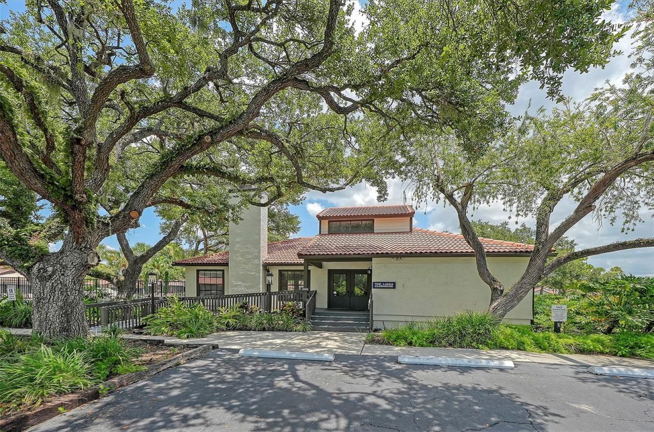 4372 Trails Drive , Unit 15-1, Sarasota, FL 34232 Photo