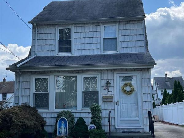 34 Harvard Street , Williston Park, NY 11596