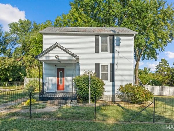 20 E Avenue , Leslie, MO 63056