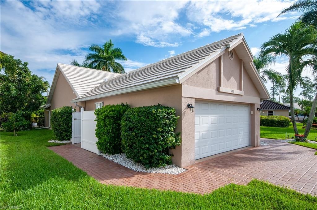 6041 Westbourgh Dr , Naples, FL 34112 Photo