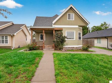 3338 Manderson Street, Omaha, NE 68111