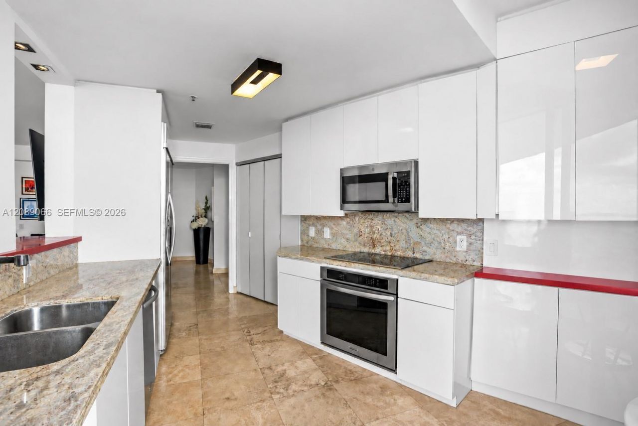 808 Brickell Key Dr, Unit 2002, Miami, FL 33131 Photo