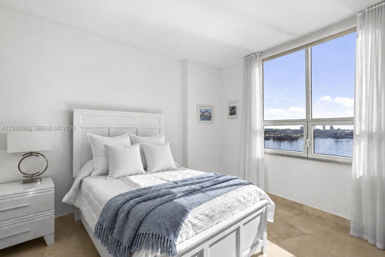 808 Brickell Key Dr, Unit 2002, Miami, FL 33131 Photo