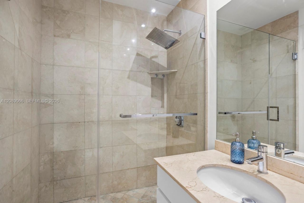 808 Brickell Key Dr, Unit 2002, Miami, FL 33131 Photo